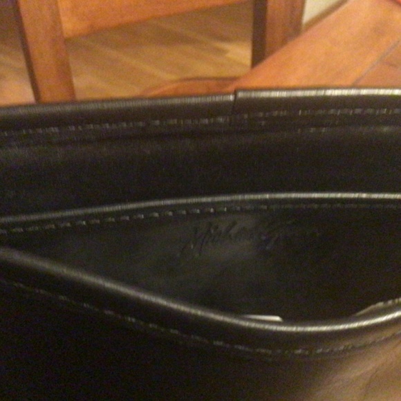 Michael Green Black Leather bucket purse with adjustable shoulder strap - Picture 3 of 4